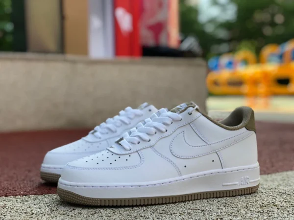 af1 퓨어화이트 브라운 로우탑 나이키 에어포스 1 로우 AF1 로우탑 캐주얼 스니커즈 DR9867-100