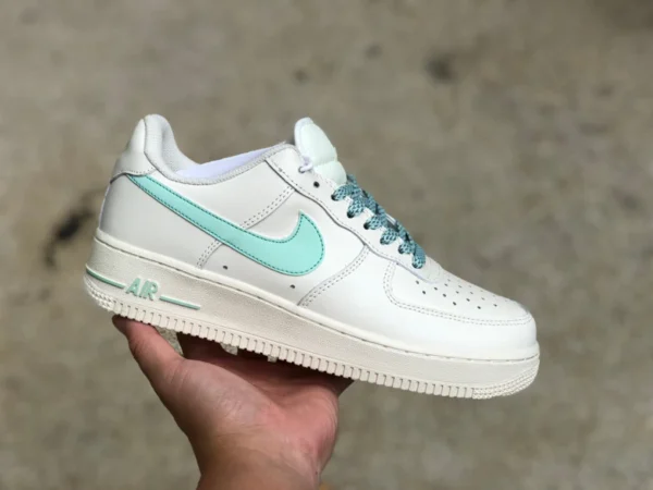 af1 바일란로우나이키 Nike AIR FORCE 1'07 남성 에어포스원 운동화 가을 신작 LQ3151-606