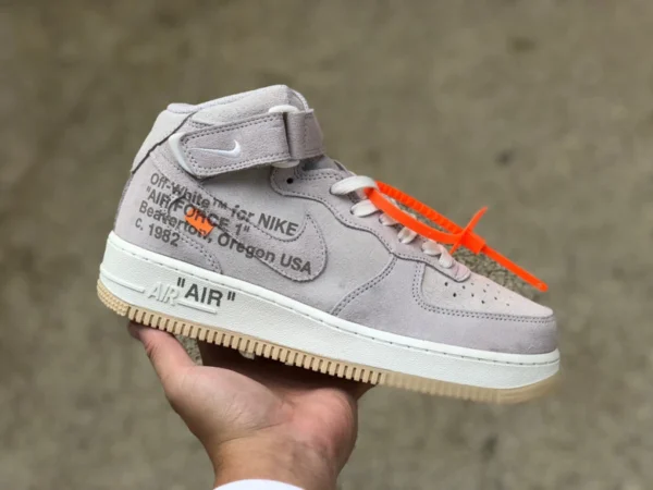 AF1 그레이 스웨이드 미드탑 ow NIKE AIR Force 1 X Ow 조인트 모델 스웨이드 그레이 에어포스 1 CW2255-100