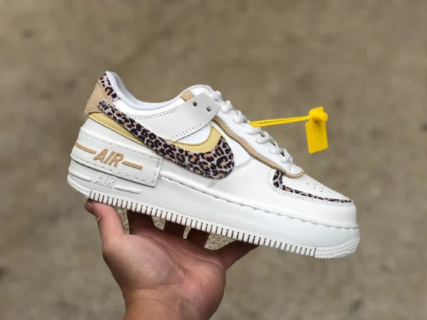 AF1 마카롱 화이트 레오파드 프린트 나이키 여성화 에어포스원 AF1 SHADOW 레오파드 프린트 쿠셔닝 캐주얼 운동화 CI0919-120