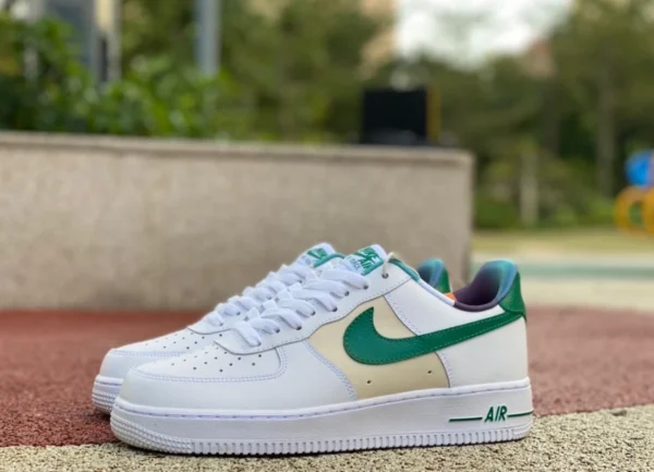 AF1 화이트 그린 브라운 로우 나이키 에어포스 1 07 LV8 EMB 화이트 그린 AF1 로우탑 스니커즈 DM0109-100