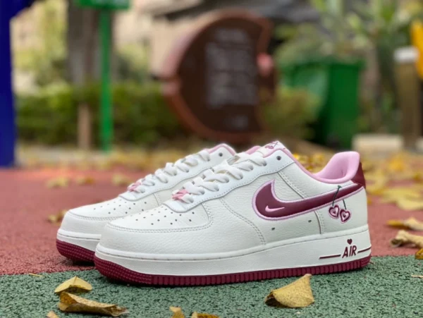 AF1 화이트 핑크 체리 로우 나이키 Nike AF 발렌타인데이 러브 에어포스 1 07 LX 로우탑 에어포스원 스니커 FD4616-161