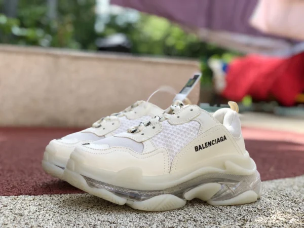 발렌시아가 에어쿠션 오프화이트 발렌시아가 트리플 S 아빠 슈즈 Balenciaga