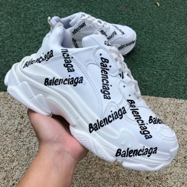 파리 TRIPLE S 워드마크 화이트 BALENCIAGA 발렌시아가 22 겨울 신제품 TRIPLE S 워드마크 아빠 신발