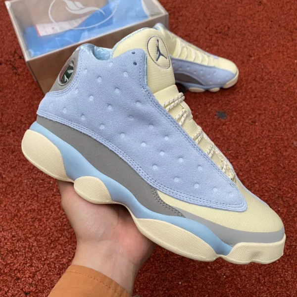 aj13 하늘색 노스캐롤라이나 가성비 1층 리얼카본 SoleFly x Air Jordan 13 AJ13 연명 복고 농구화 하늘색 DX5763-100