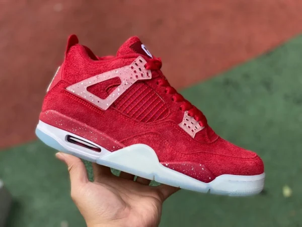 aj4 University of Oklahoma Air Jordan 4 University of Oklahoma PE.신발의 혀에는 OU의 학교 로고를 자수로 표현해 아이덴티티를 강조했습니다.