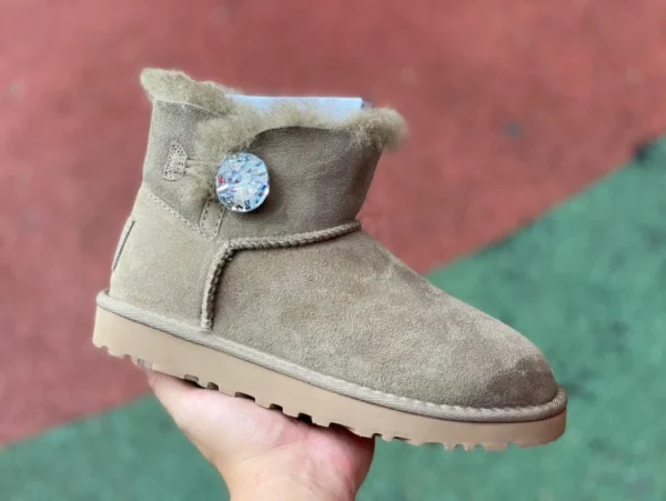 UGG 쇼트 라이트 그린 다이아몬드 UGG 베일리 미니 베일리 버튼 11 부츠 양가죽 및 벨벳 쇼트 스노우 부츠