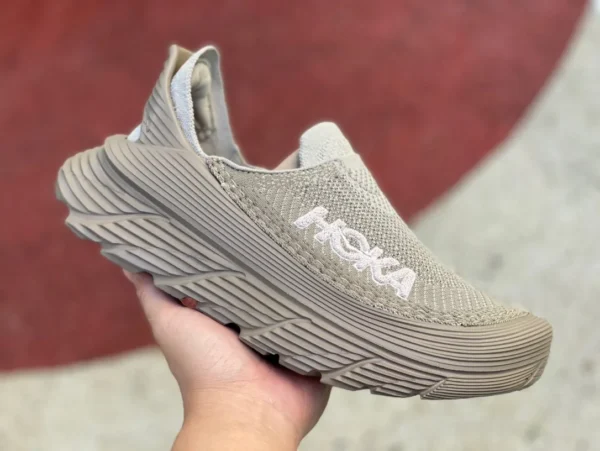 HOKA 원슬립 카키 HOKA ONE ONE 리스토어 TC 편안하고 활용도가 높은 로우탑 런닝화