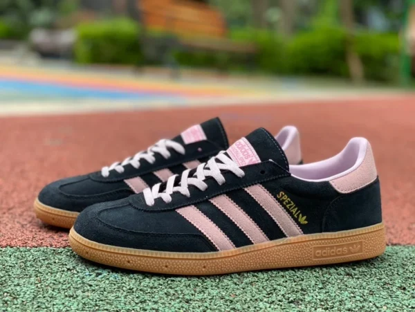 아디다스 블랙 파우더 ADIDAS 클로버 HANDBALL SPEZIAL 블랙 파우더 남녀 로우탑 레트로 캐주얼 스니커즈 IE5897