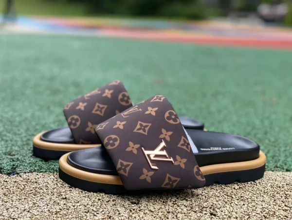 Lv 슬리퍼 블랙 브라운 LOUIS VUITTON 편안하고 심플한 슬리퍼