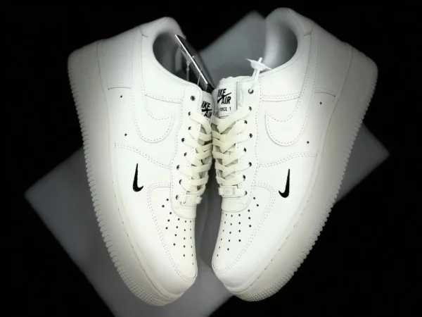 에어포스 AF1 퓨어 화이트 스몰 훅 나이키 AIR Force 1 로우 에어포스원 HF1058-133